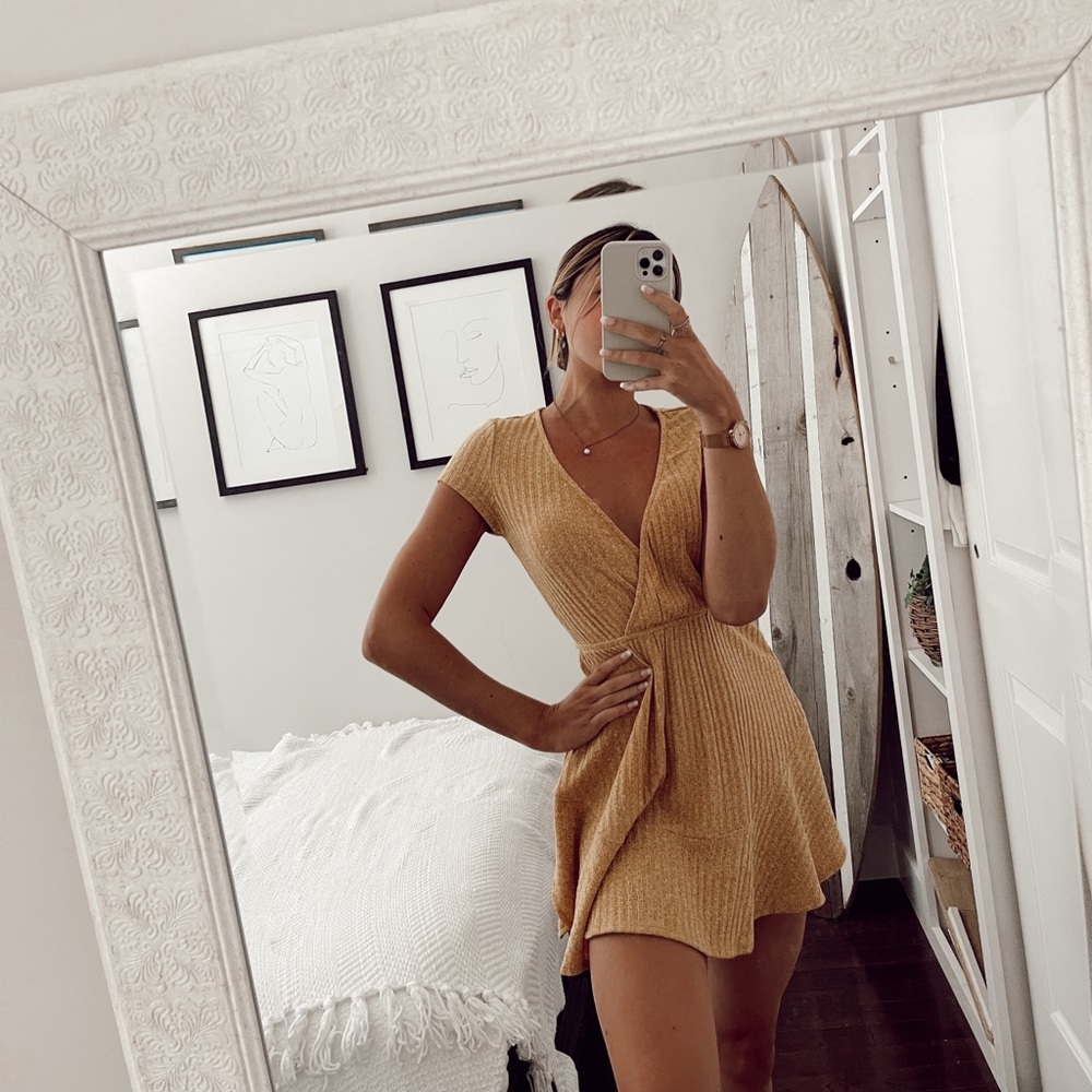 Showpo yellow knit short sleeved dress